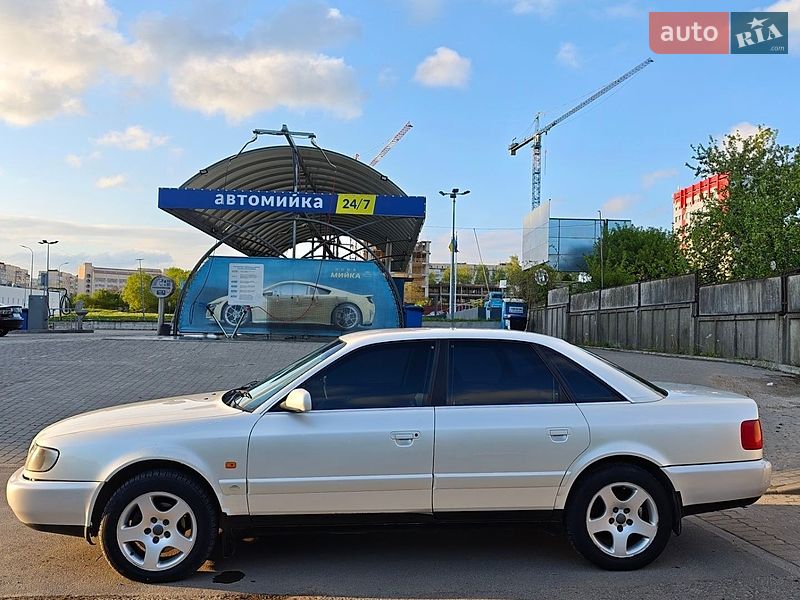 Седан Audi A6 1995 в Львове