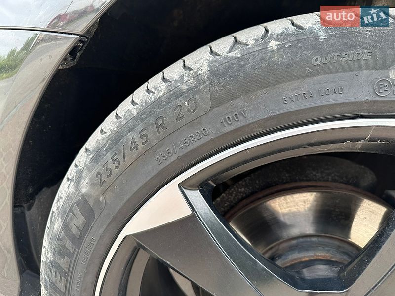 Универсал Audi A6 2016 в Новой Ушице