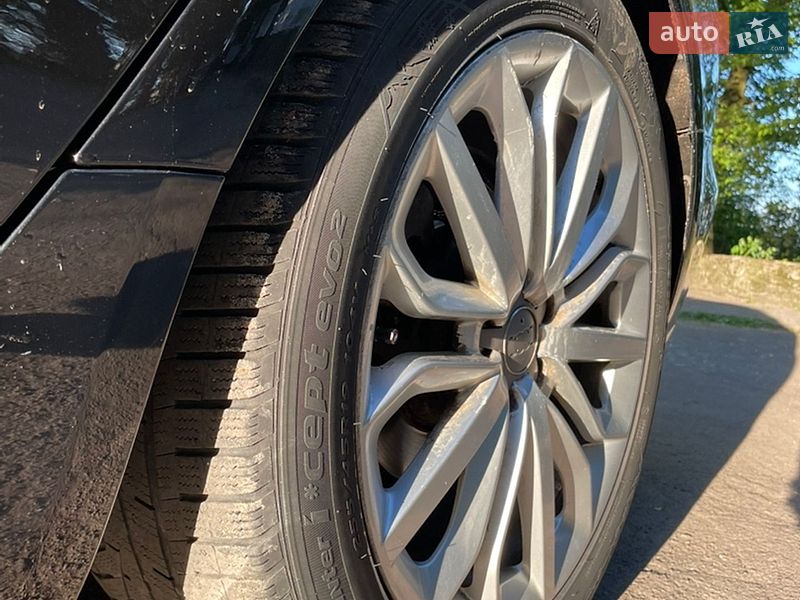 Седан Audi A6 2011 в Нетешине