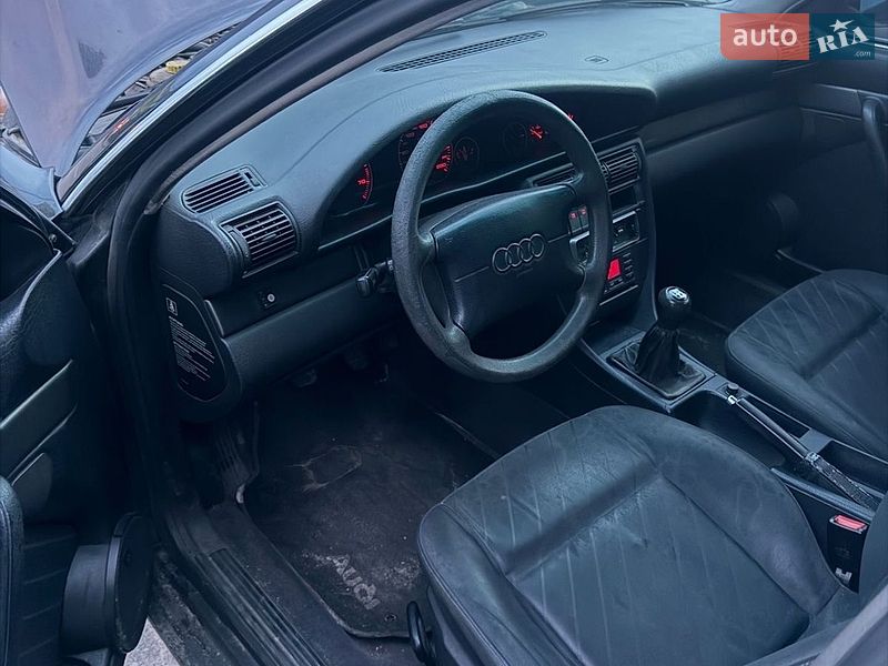 Седан Audi A6 1995 в Киеве