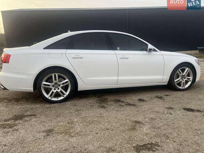 Седан Audi A6 2014 в Чернівцях