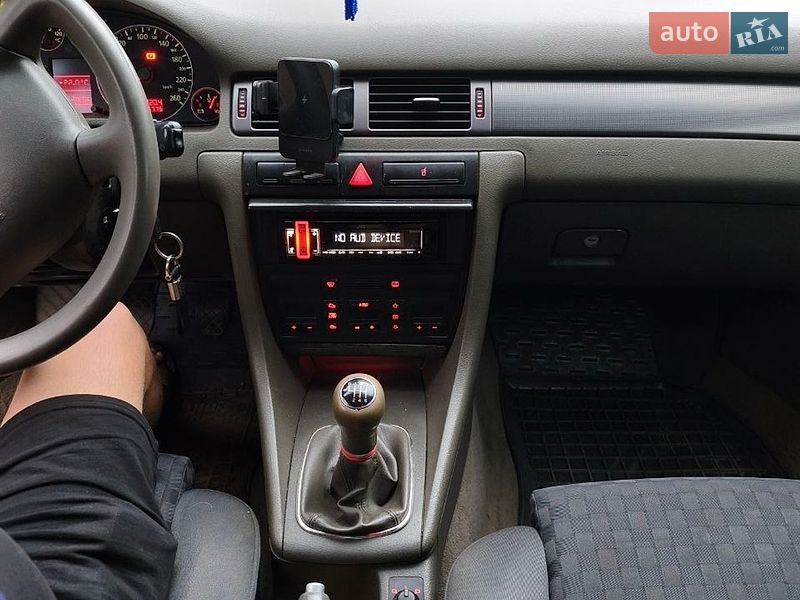 Універсал Audi A6 2001 в Богодухіву