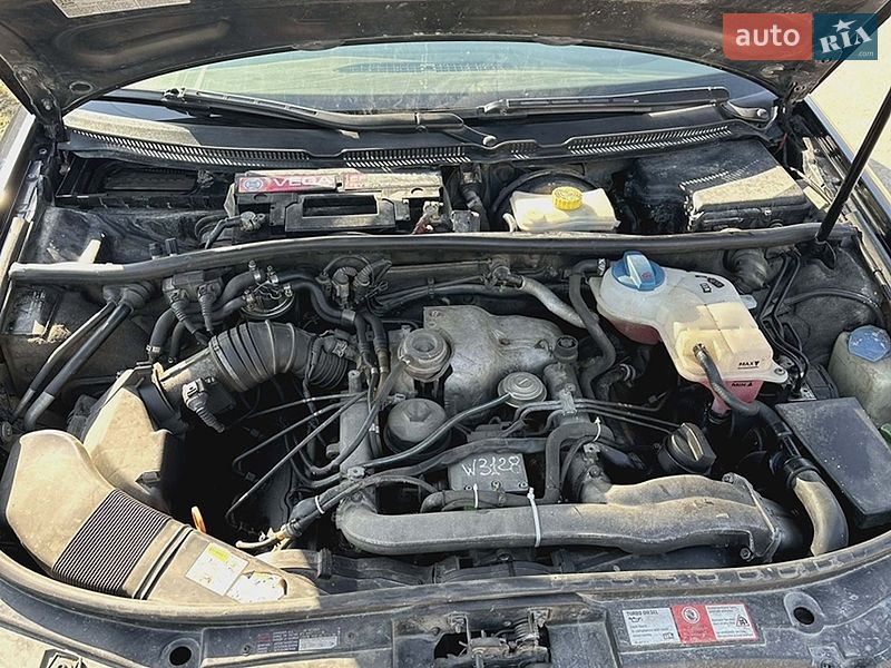 Универсал Audi A6 2002 в Залещиках