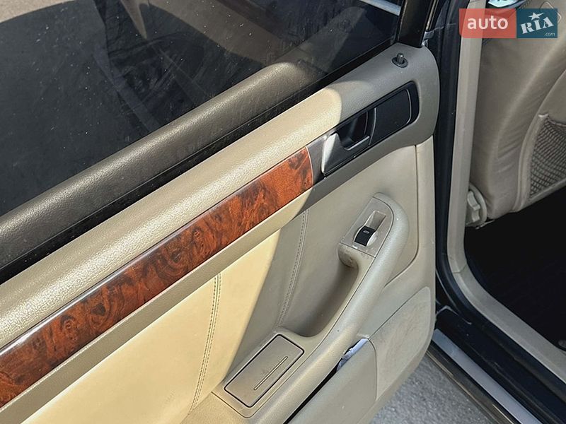 Универсал Audi A6 2002 в Залещиках