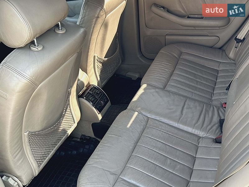 Универсал Audi A6 2002 в Залещиках