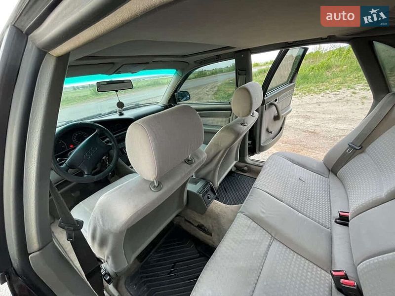Седан Audi A6 1997 в Жовкві