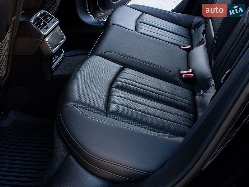 Седан Audi A6 2019 в Нововолинську