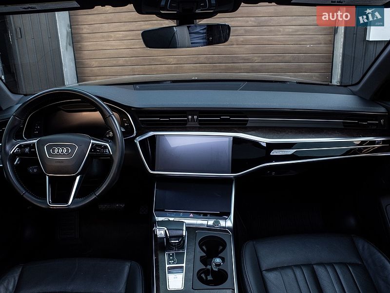 Седан Audi A6 2019 в Нововолинську