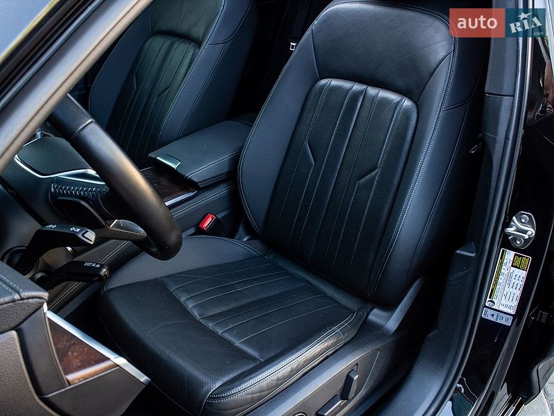 Седан Audi A6 2019 в Нововолинську