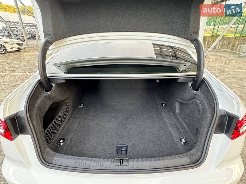 Седан Audi A6 2019 в Львове