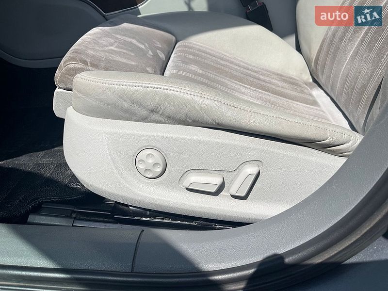 Седан Audi A6 2013 в Кривом Роге