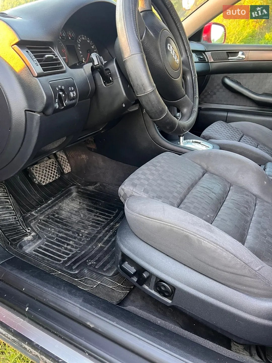 Audi A6 1998 VIN WAUZZZ4BZXN054400 фото оголошення 13 з 35