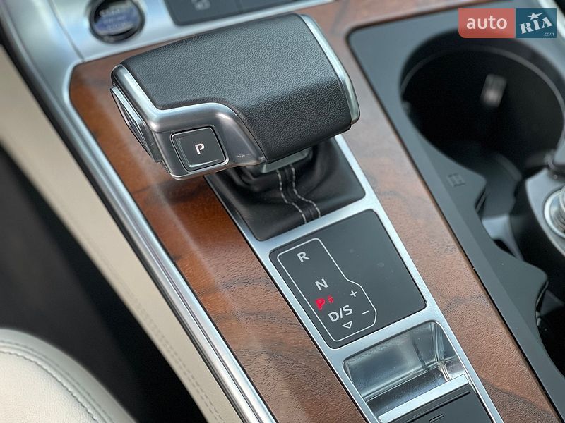 Седан Audi A6 2023 в Нововолынске