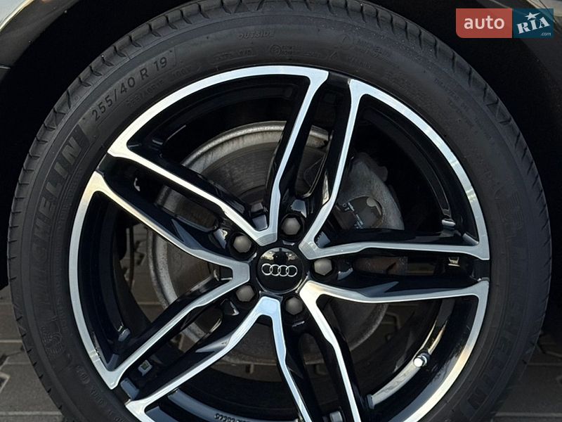 Седан Audi A6 2015 в Киеве