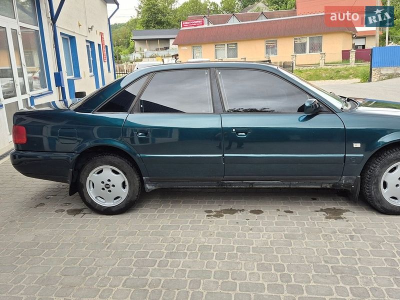 Седан Audi A6 1995 в Кременце