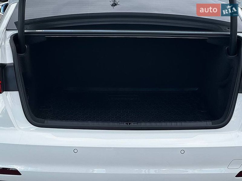 Седан Audi A6 2023 в Дніпрі