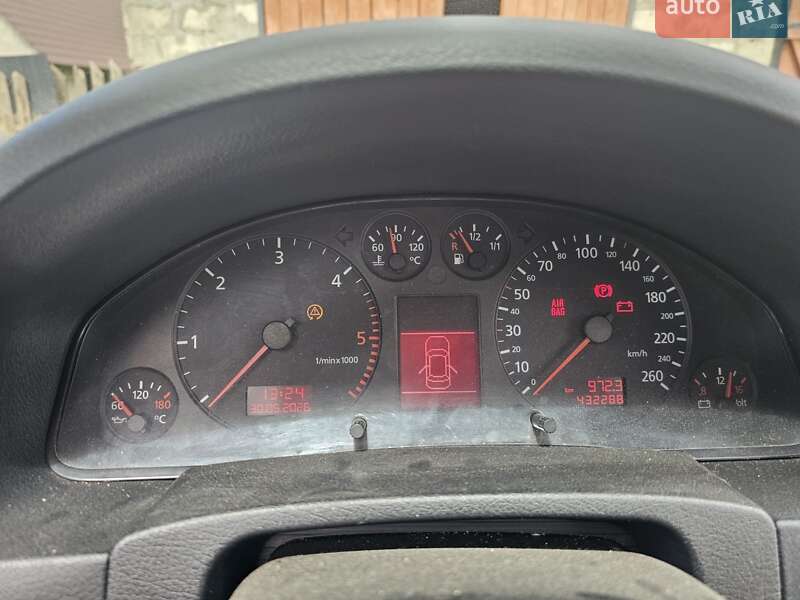 Седан Audi A6 1999 в Сарнах