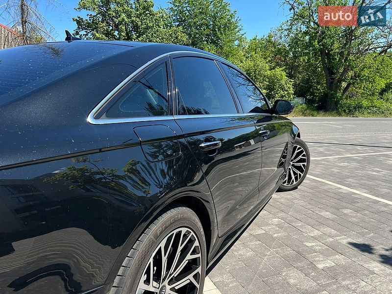 Седан Audi A6 2015 в Ужгороде