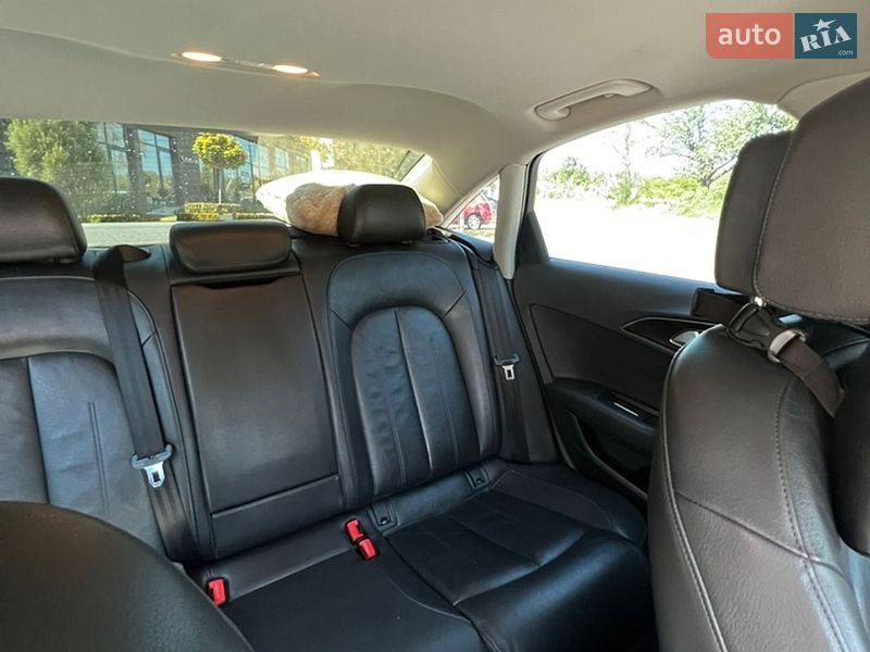 Седан Audi A6 2015 в Ужгороде