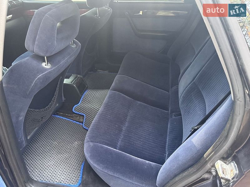 Седан Audi A6 1995 в Києві