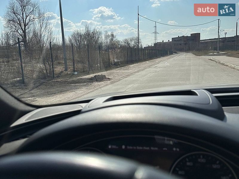 Седан Audi A6 2015 в Коростене