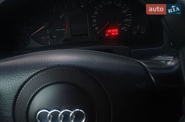 Седан Audi A6 1998 в Березане