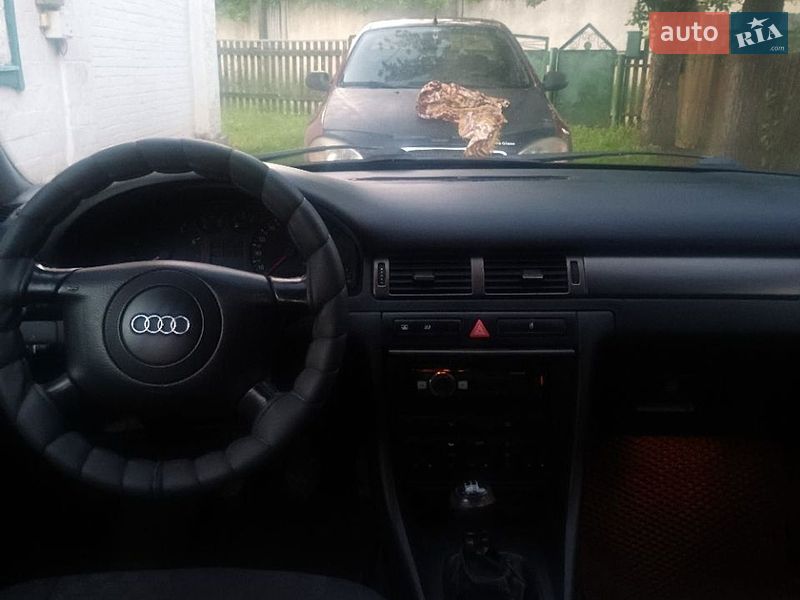 Седан Audi A6 1998 в Березане