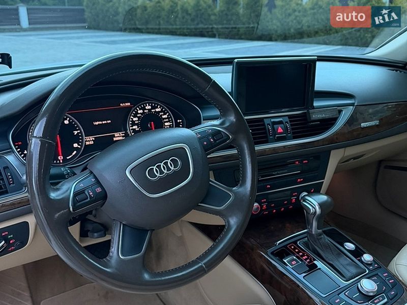 Седан Audi A6 2014 в Стрию