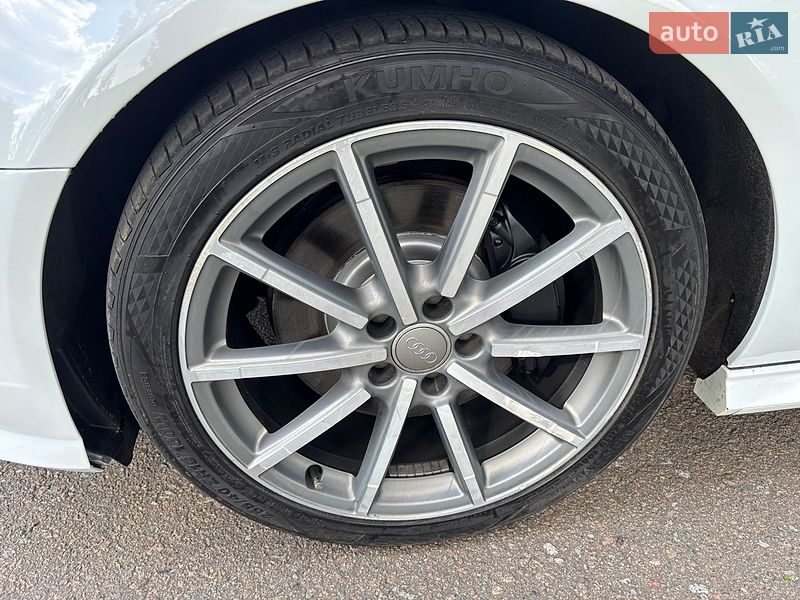 Седан Audi A6 2015 в Барышевке