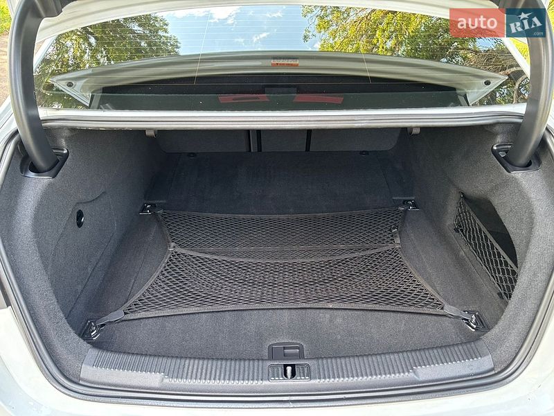 Седан Audi A6 2015 в Барышевке