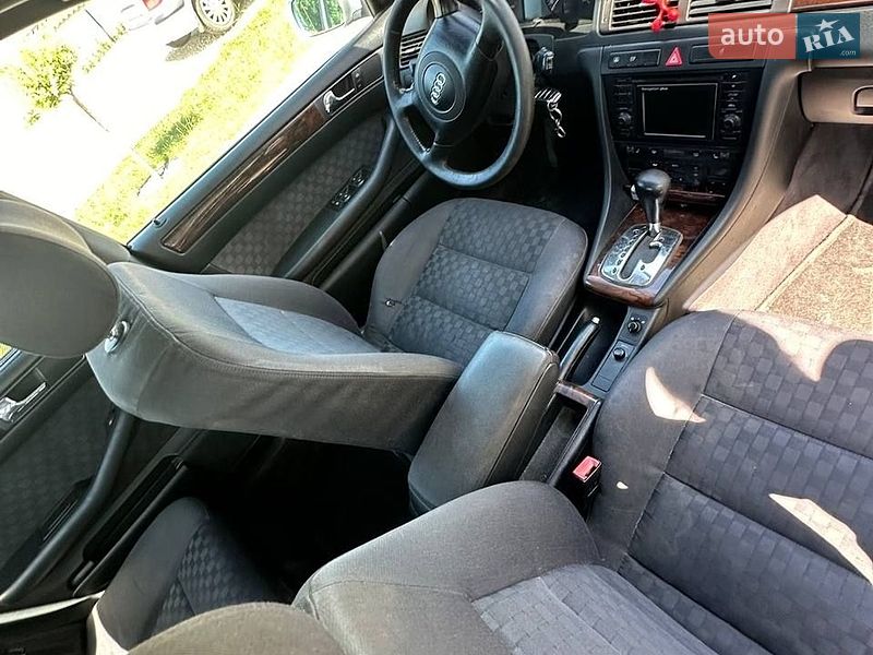 Седан Audi A6 1999 в Шумске