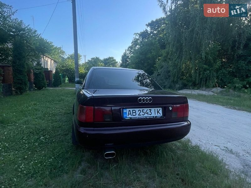 Седан Audi A6 1994 в Калиновке