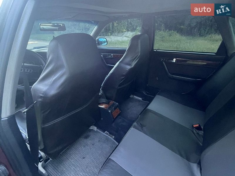 Седан Audi A6 1994 в Калиновке