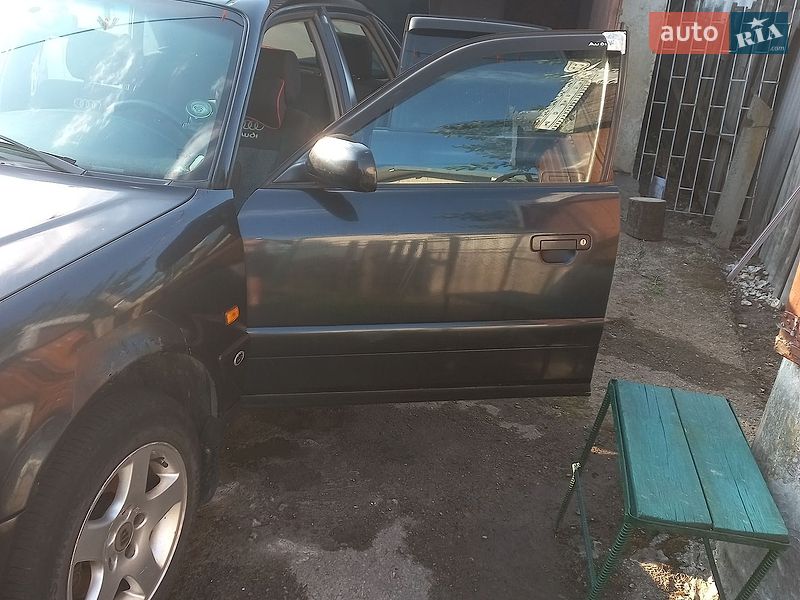 Седан Audi A6 1997 в Тлумаче