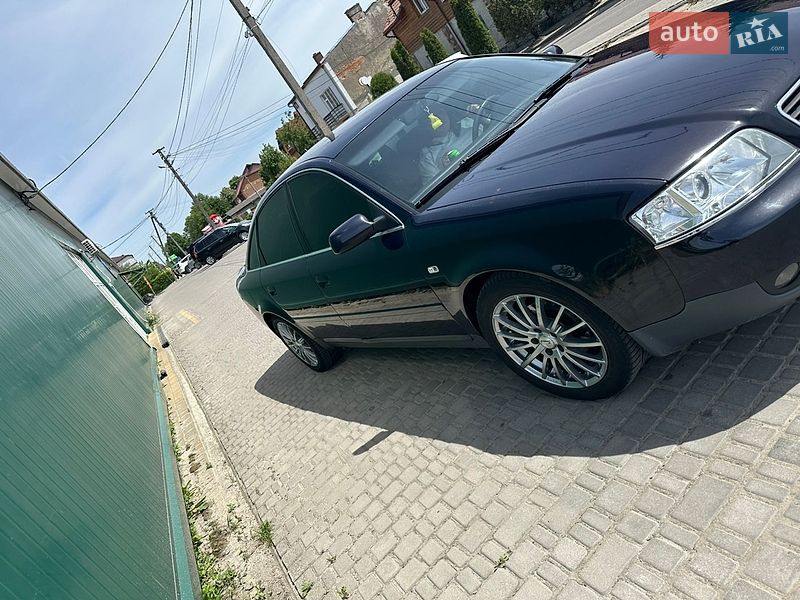 Седан Audi A6 2002 в Рава-Руській