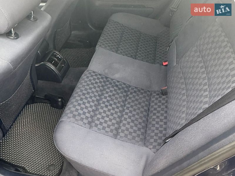 Седан Audi A6 2002 в Рава-Руській