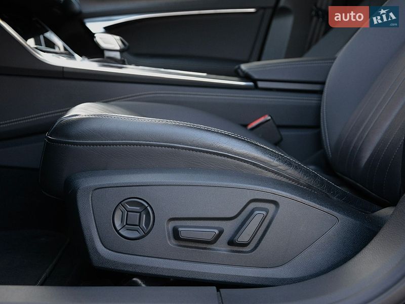 Седан Audi A6 2022 в Киеве