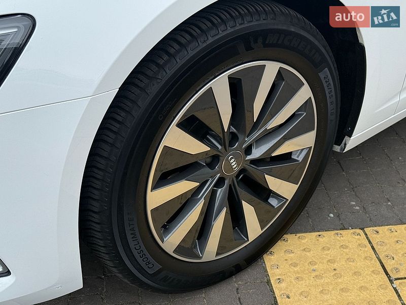 Седан Audi A6 2020 в Киеве