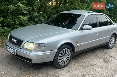 Седан Audi A6 1994 в Володарці