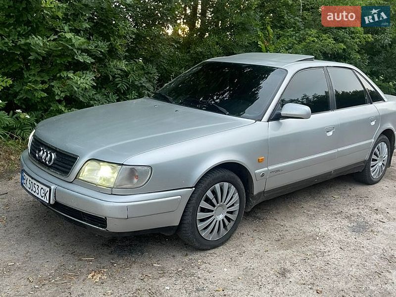 Седан Audi A6 1994 в Володарці