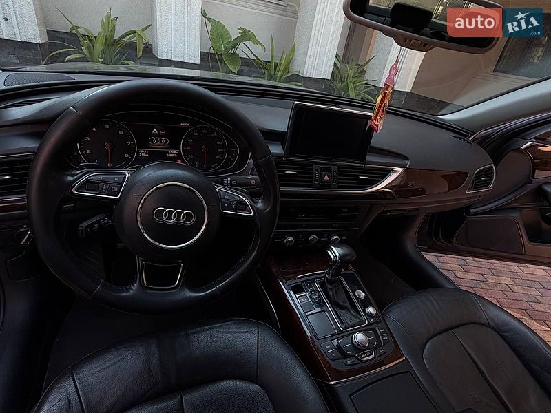 Седан Audi A6 2012 в Нижній Апші