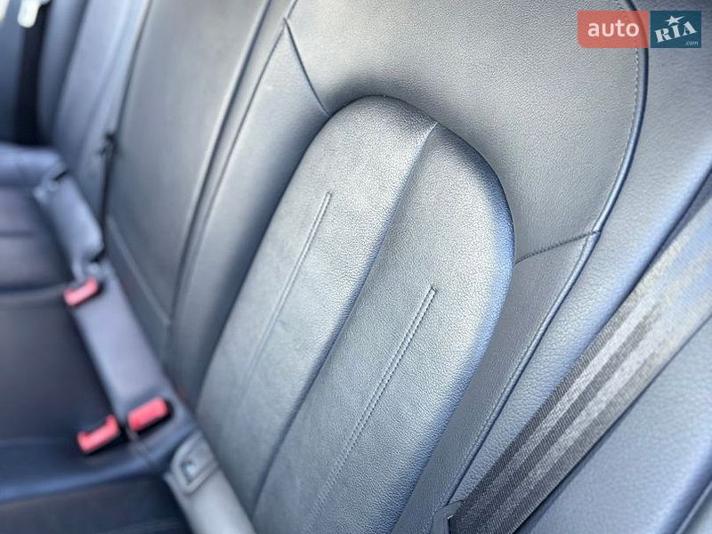Седан Audi A6 2015 в Киеве