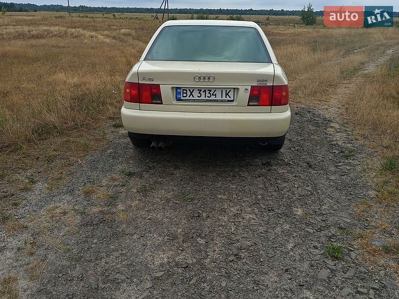 Седан Audi A6 1996 в Зарічному