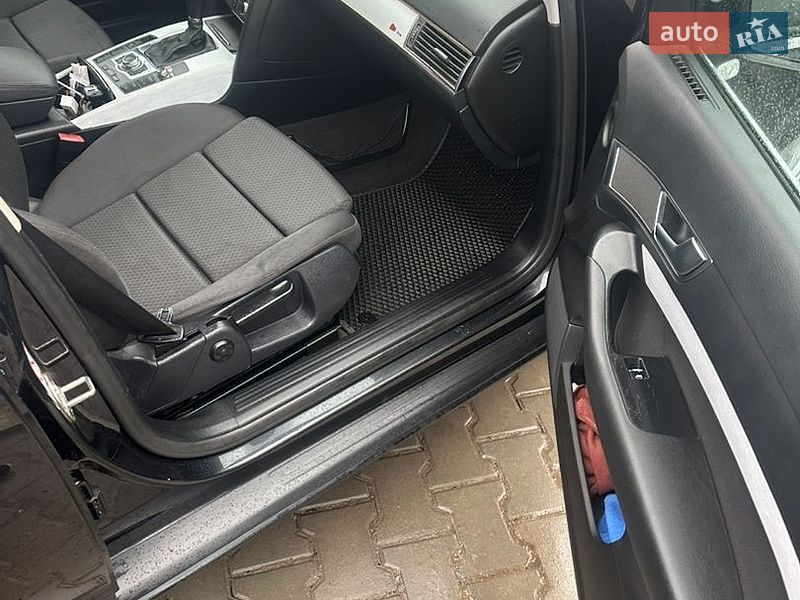 Седан Audi A6 2004 в Чернівцях