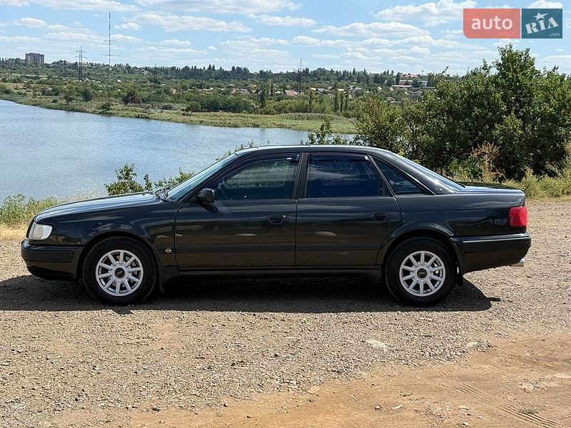Седан Audi A6 1994 в Кривому Розі