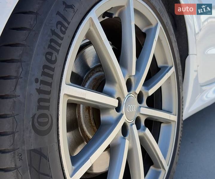Седан Audi A6 2015 в Киеве