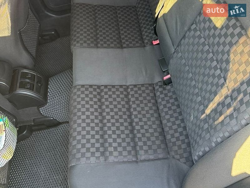 Універсал Audi A6 2002 в Луцьку