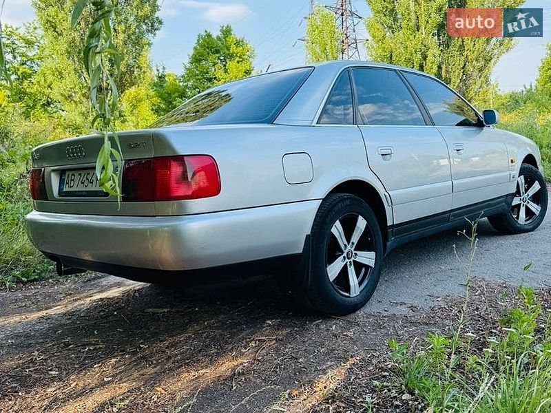 Седан Audi A6 1995 в Калиновке