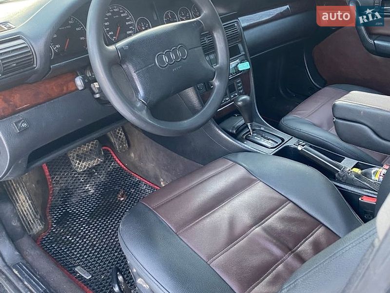 Универсал Audi A6 1997 в Яблунице