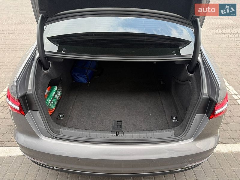 Седан Audi A6 2018 в Киеве
